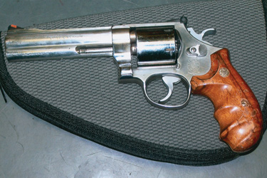 The first revolver to be dubbed “Model 627” was this 1989 version with heavy 5-inch barrel, unfluted cylinder, and round butt.