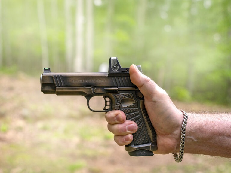 Self-Defense: Establishing A Good Grip From Draw Self-Defense: Establishing A Good Grip From Draw
