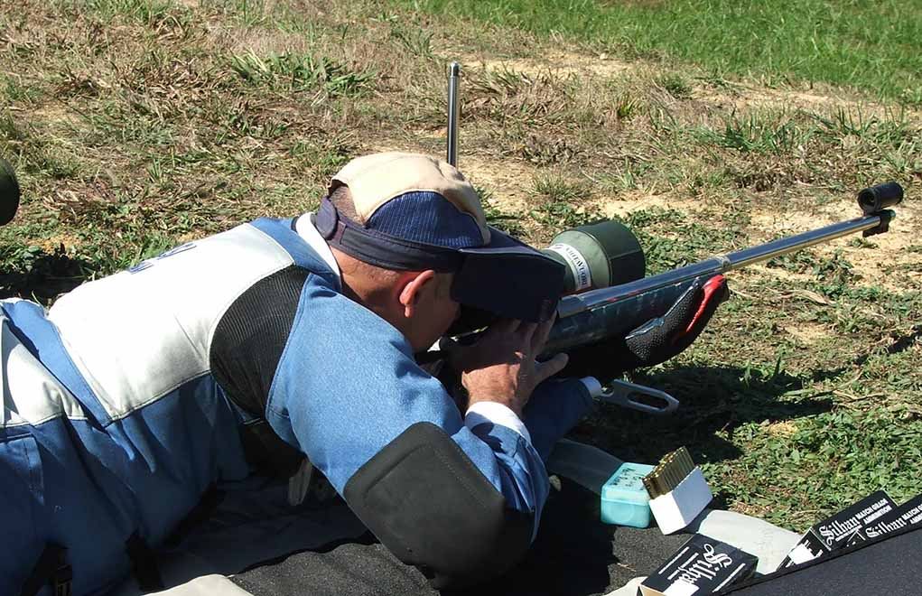 Kent Reeve, one of the best long-range shooters in the world. Notice the proximity of this spotting scope. In wind that constantly changes, the shooter must transition from the spotting scope to the rifle in a minimum amount of time. Wind conditions change rapidly. 