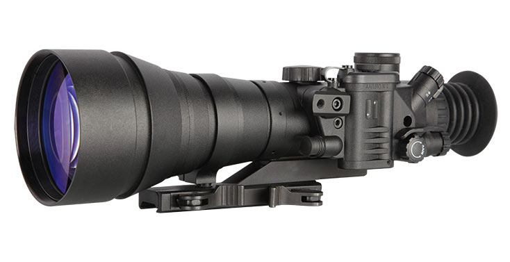 Magnus 790 offers shooters both night vision and long-distance capabilities in one unit.