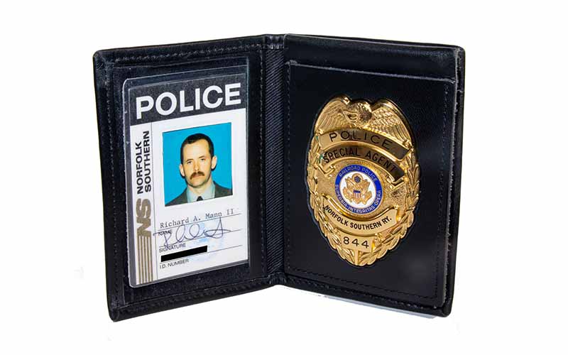 Mann-Special-Agent-Police-badge