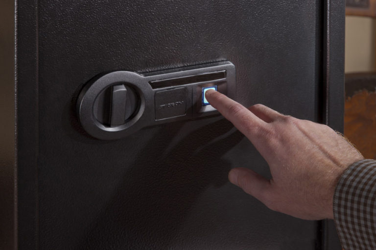 SHOT 2015: Stack-On Upgrades Handgun Safes with Electric Entry