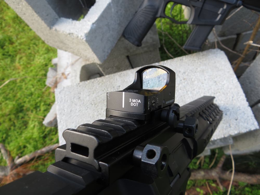 A Burris FastFire 3 reflex-style optic makes an ideal sighting system for the Carbine, it sports a 3 MOA dot and makes target acquisition scary fast!