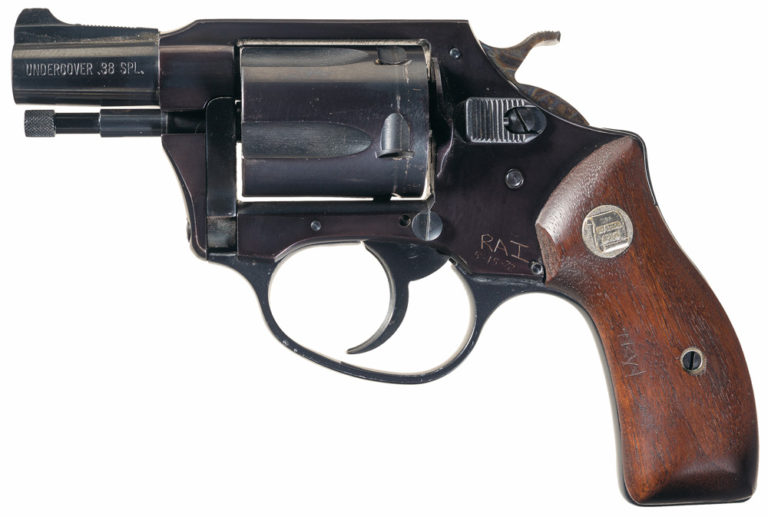 Feeding Frenzy: Gun Auction Finishes 2014 With $47.5 Million in Sales