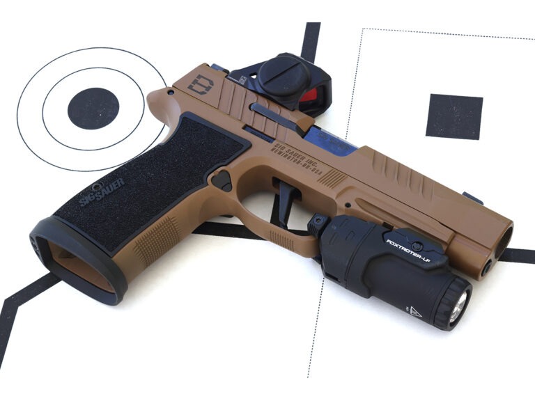 SIG XRAY5 Pistol Dot & FOXTROT2R WML: A High-Tech Package SIG XRAY5 Pistol Dot & FOXTROT2R WML: A High-Tech Package