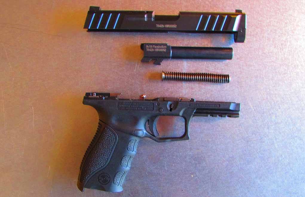 Breaking down similar to the Glock 17, the STR-9 has a very familiar feel. The internals too don’t throw any curveballs to those familiar with the Austrian pistol.