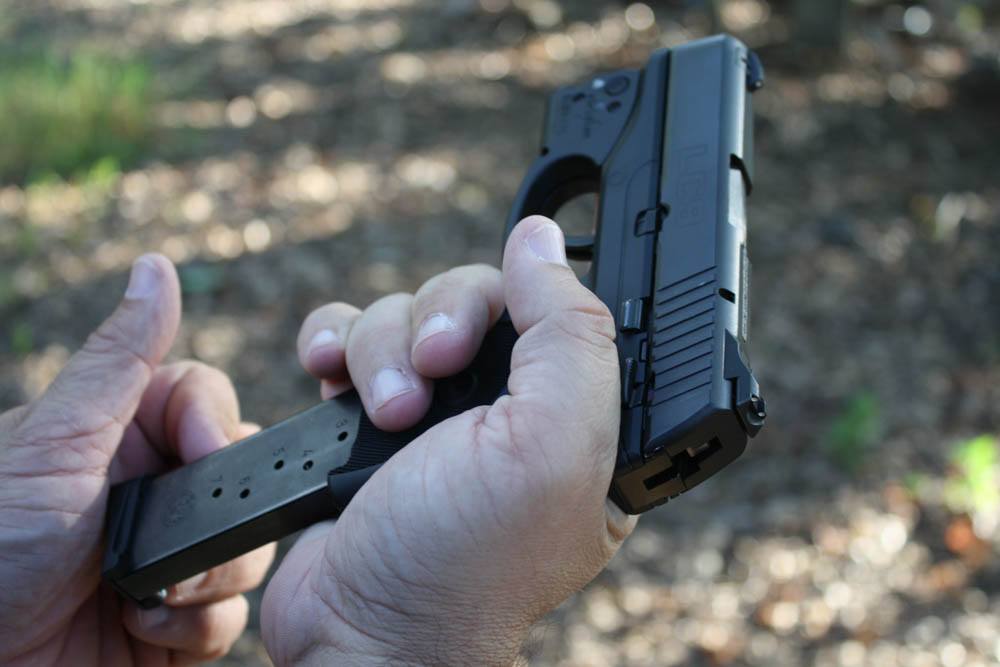 The use of a magazine means the shooter can reload a pistol quickly and easily.