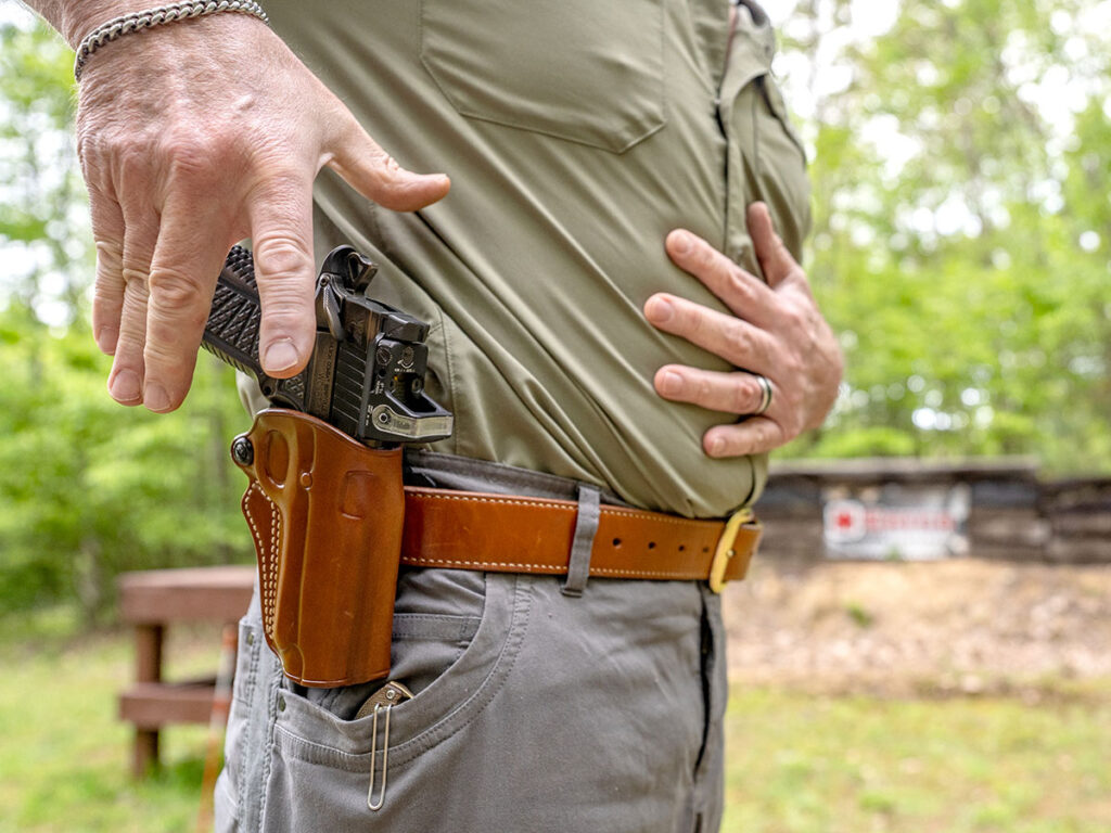 pistol drawing good grip 1